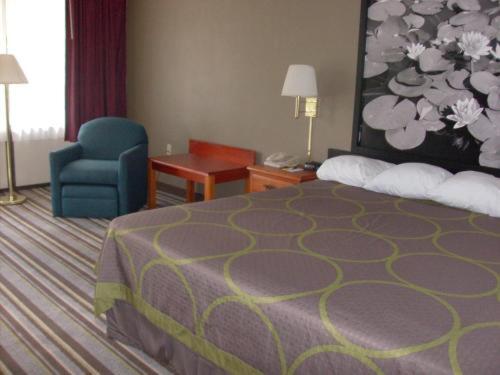 Super 8 By Wyndham Valdosta Mall Room photo